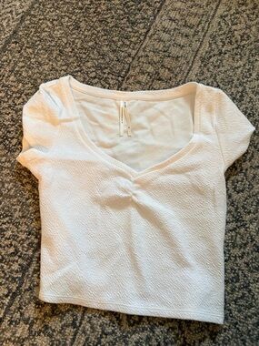Anthropologie White Textured V-Neck Crop Top - Short Sleeve